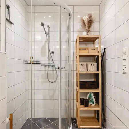 아파트 500m To Bryggen - 5m To Bus I 2 Floors & Bathrooms